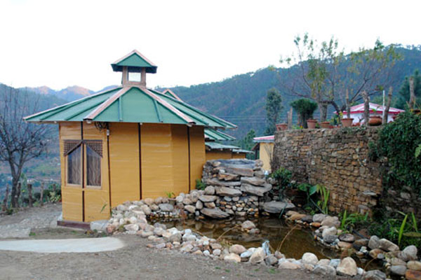 Himalayan Village Resort, Kausani