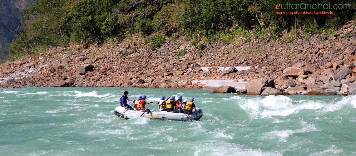 Rafting at Muni ki Reti