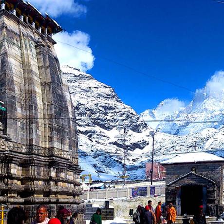 Side view of Kedarnath Temple before 2013 flood.