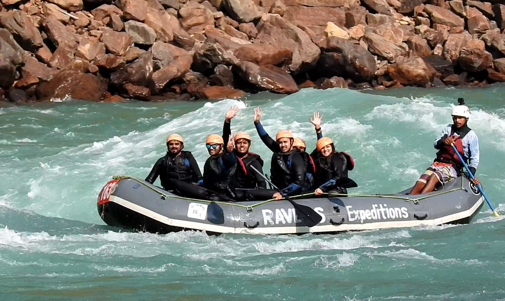 Rafting with wet suits in winters