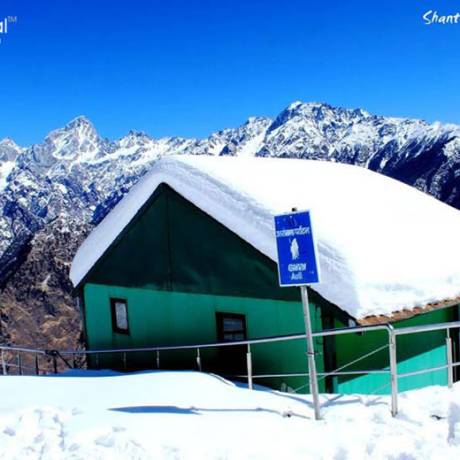 Awesome Auli, Auli lies on the way to Badrinath. It is approx 15kms from Joshimath in Chamoli Garhwal, Uttarakhand.