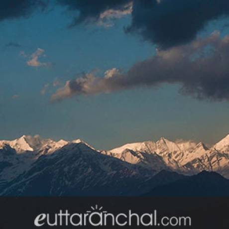 Himalayan range as seen from Dayara Bugyal