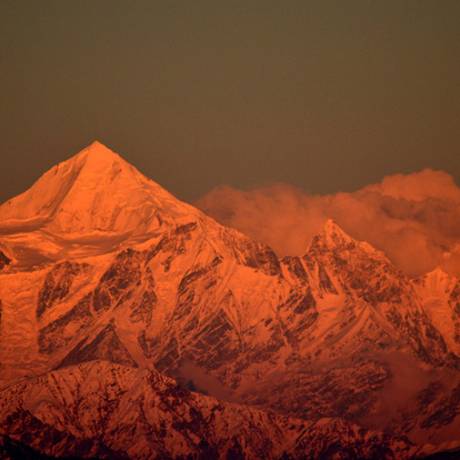 Nanda Khat - The photo was taken from Kausani KMVN Tourist Lodge in the evening. 