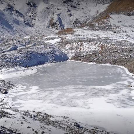 Maldaru Lake - Frozen in Winters